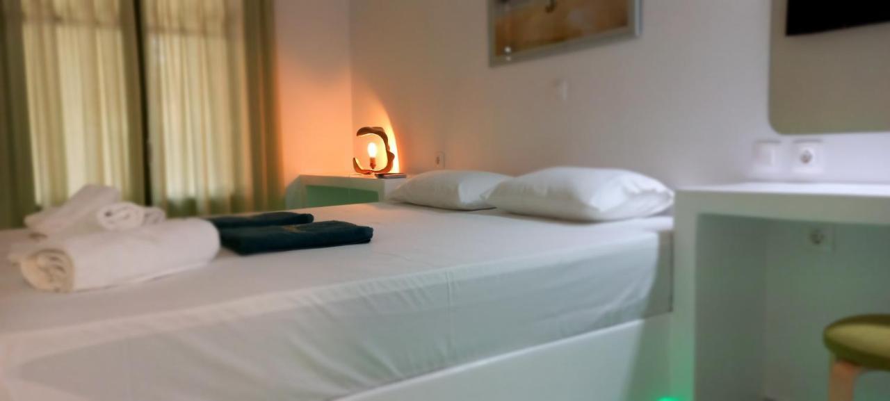 Leros Eleonas Apartments Alinda  Bagian luar foto