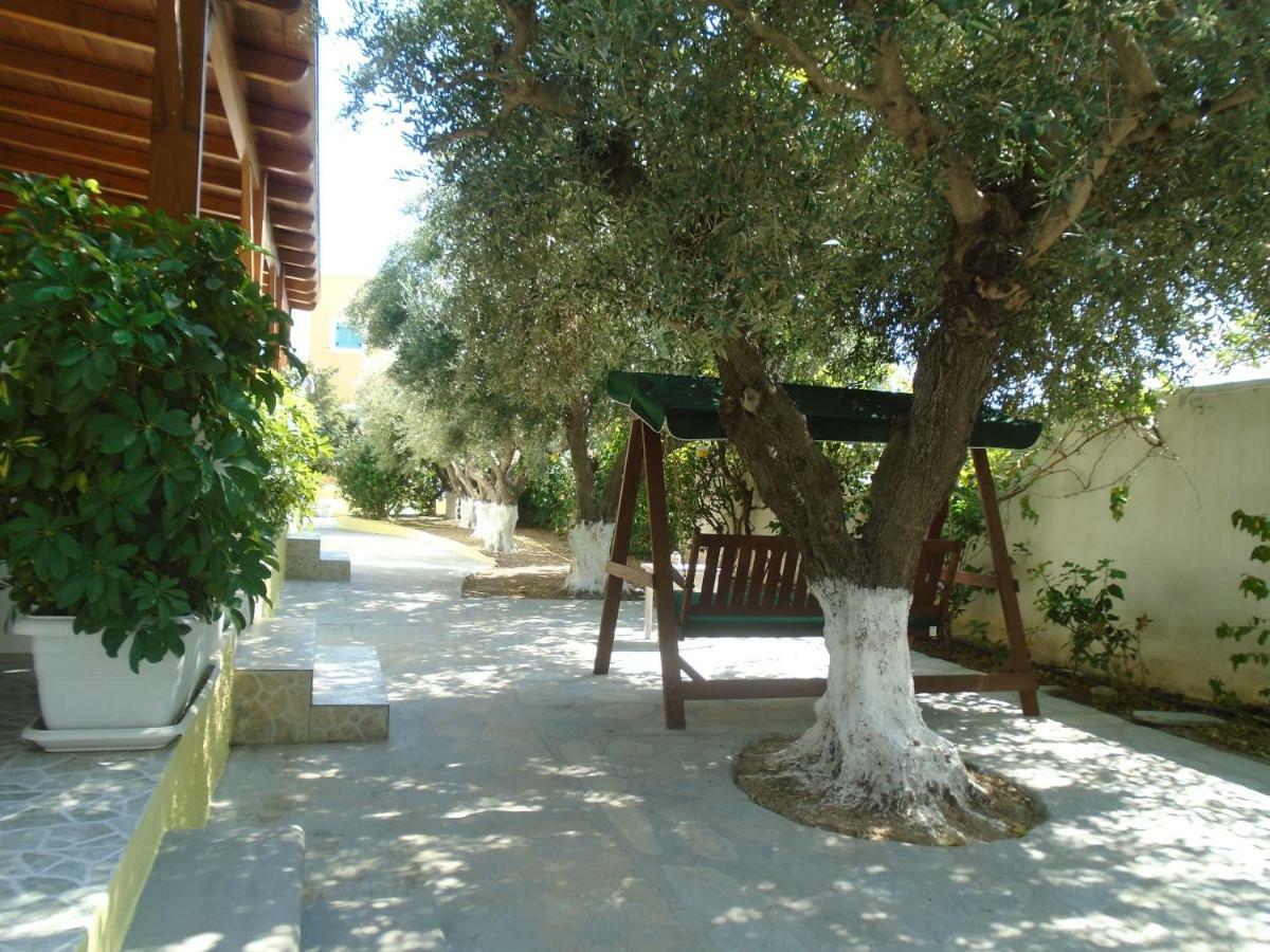 Leros Eleonas Apartments Alinda  Bagian luar foto