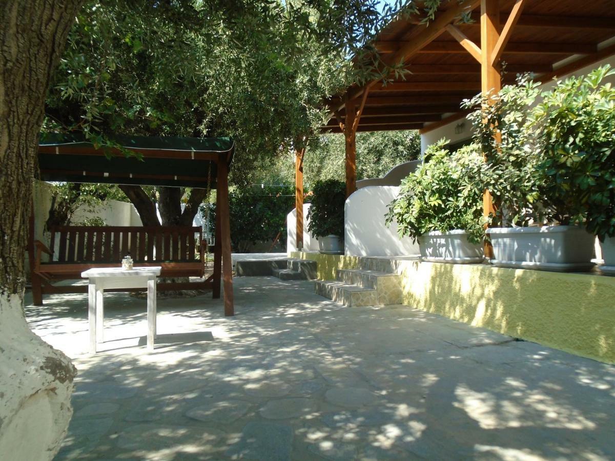 Leros Eleonas Apartments Alinda  Bagian luar foto