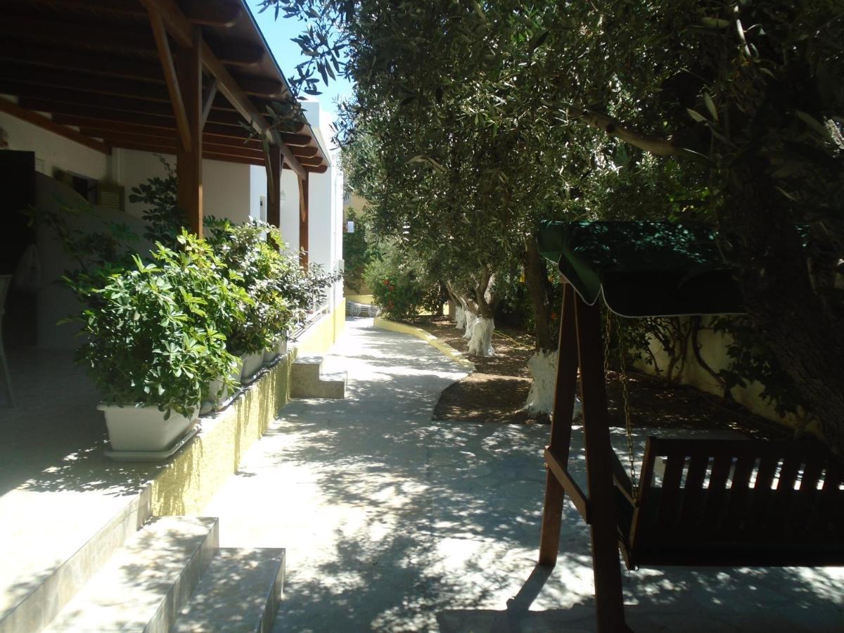 Leros Eleonas Apartments Alinda  Bagian luar foto